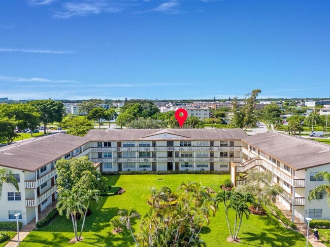 Building Photo - 204 Mansfield F