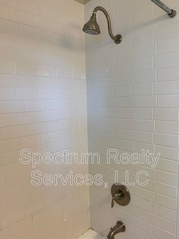 Building Photo - 2151 Traymore Rd