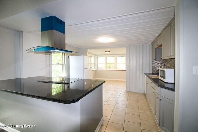 Building Photo - 4608 Cliff Ave