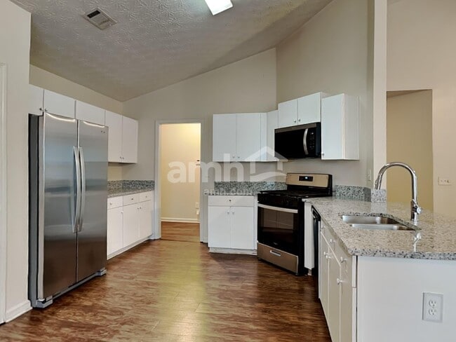 Building Photo - 2720 Kentshire Way