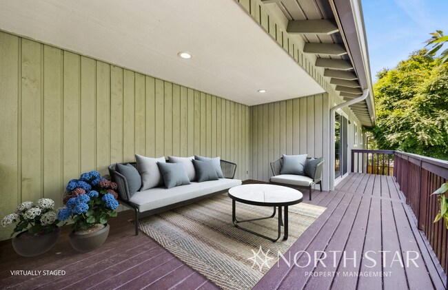 Building Photo - Beautiful Lake Oswego Ranch Home in Red Fo...