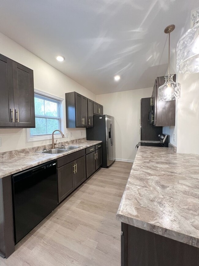 Building Photo - 309 Ranger Ln