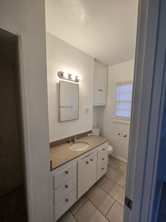 Building Photo - 1+ 1 Bed 1 Bath Cottage in San Jacinto $1395.00