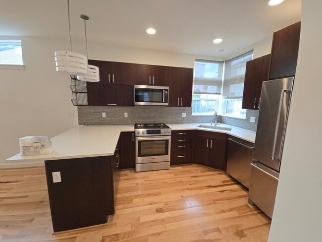 Building Photo - 2420B NW 61st St