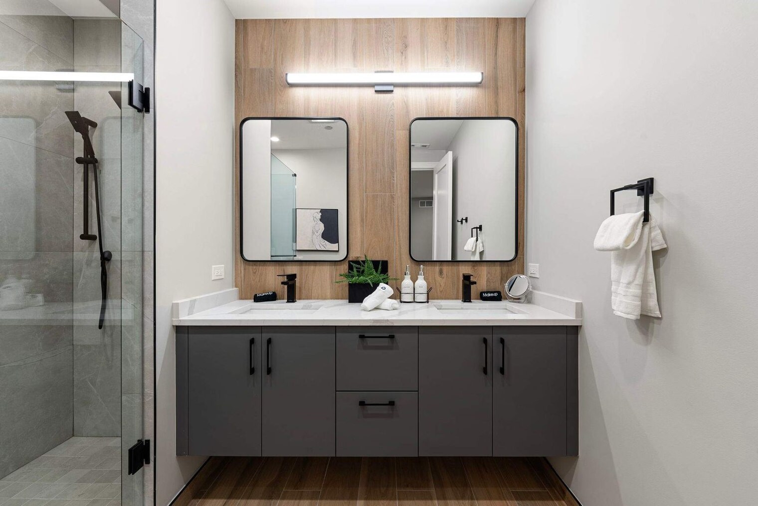 Building Photo - 2344 W Polk St