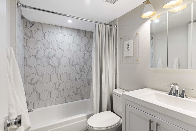 Building Photo - 1265 Race St