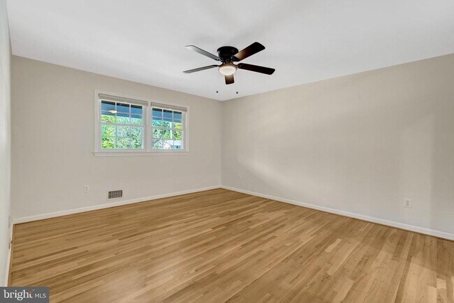 Building Photo - 6805 Reynard Dr