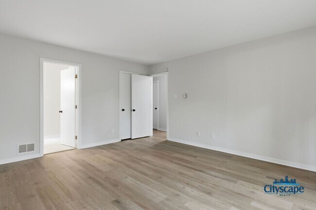 Building Photo - Swanky Brandermill Contemporary Home available NOW