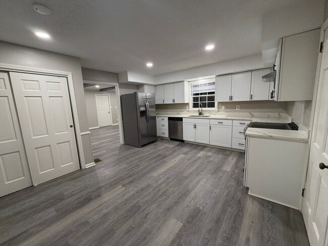 Building Photo - 4019 Piedmont Dr SE