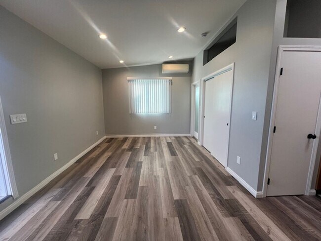 Building Photo - Beautiful, Single ADU located in Reseda! Ready for Move-In!