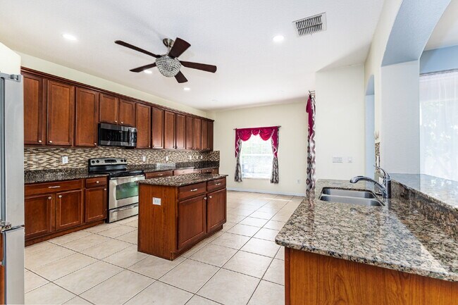 Building Photo - Beautiful 5 Bedroom Two-Story Home for Rent