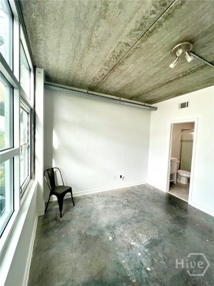 Building Photo - 545 Berrien St