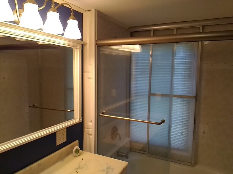 Building Photo - 12 Orchard St