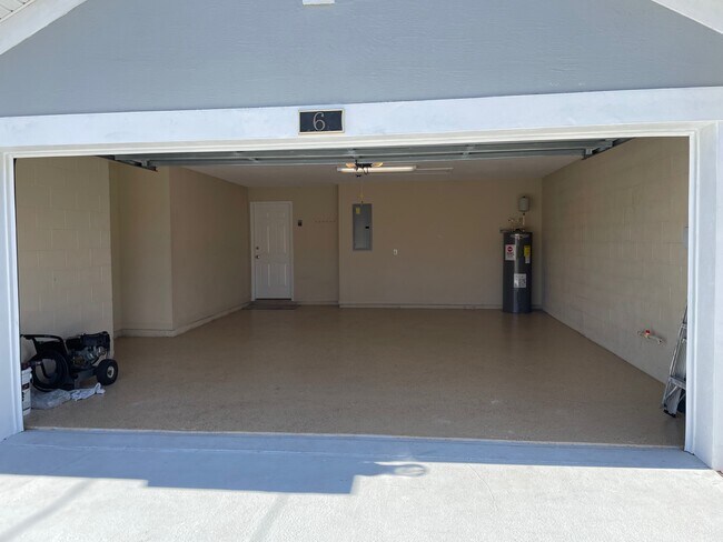 Building Photo - 6 Prince Patric Ln