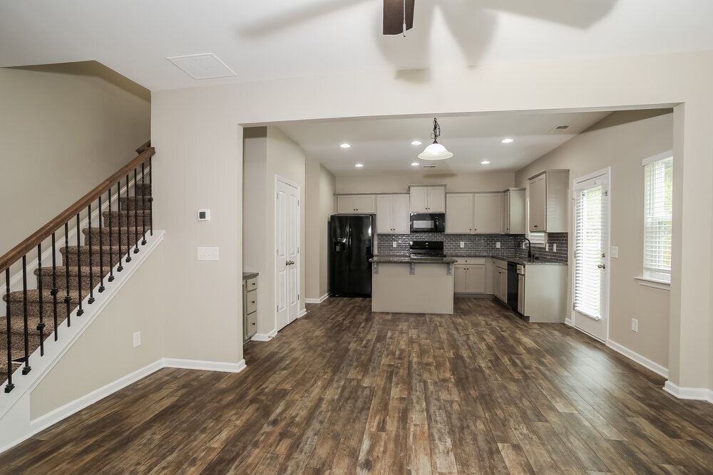 Building Photo - 214 Arbor Dr