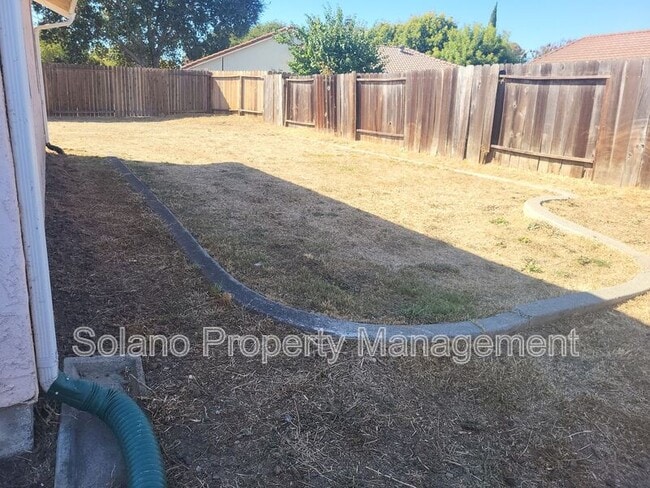 Building Photo - 1801 Rhine Ct