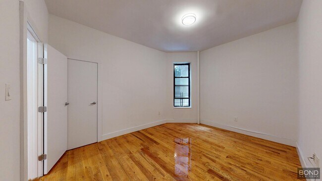 Building Photo - 17 W 125th St