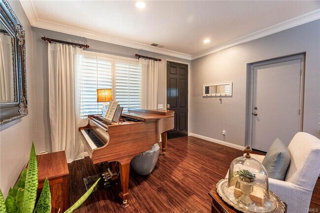 Building Photo - 28201 Springvale Ln