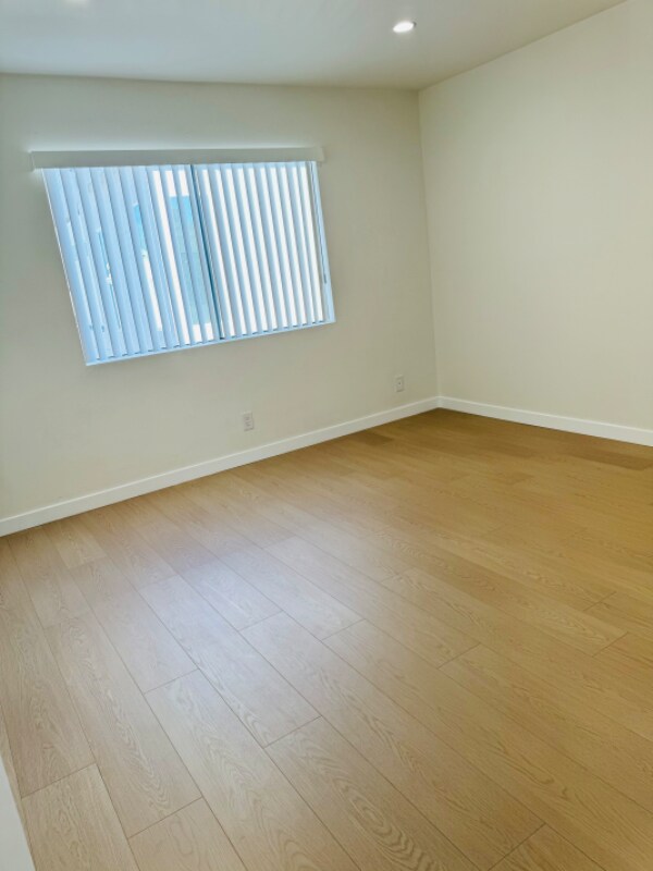 Building Photo - 5259 Cartwright Ave
