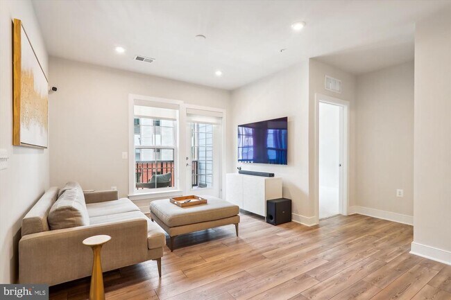 Building Photo - 104 St Ives Pl