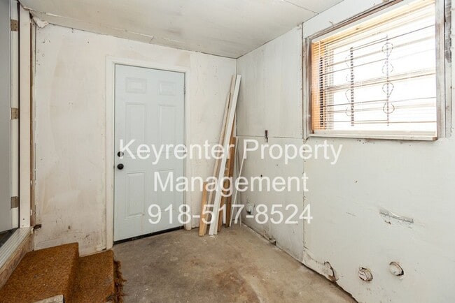 Building Photo - 3 BED/ 1 BATH IN UP AND COMING NEIGHBORHOOD