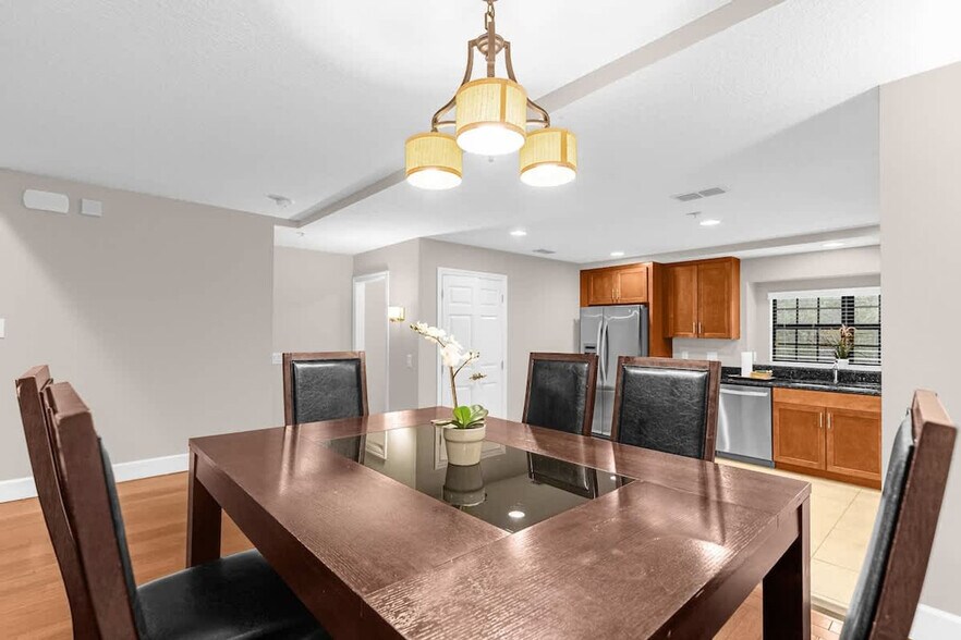 Building Photo - 14590 Damai Ln