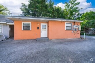 Building Photo - 118 E Muriel St
