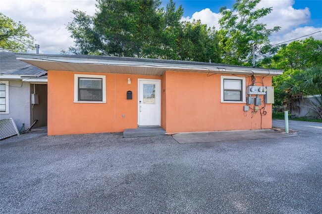 Primary Photo - 118 E Muriel St