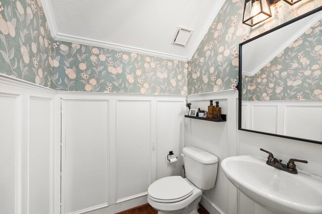 Building Photo - 5907 Kiam St