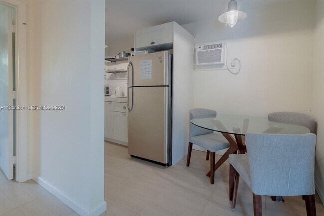 Building Photo - 8500 SW 70th St