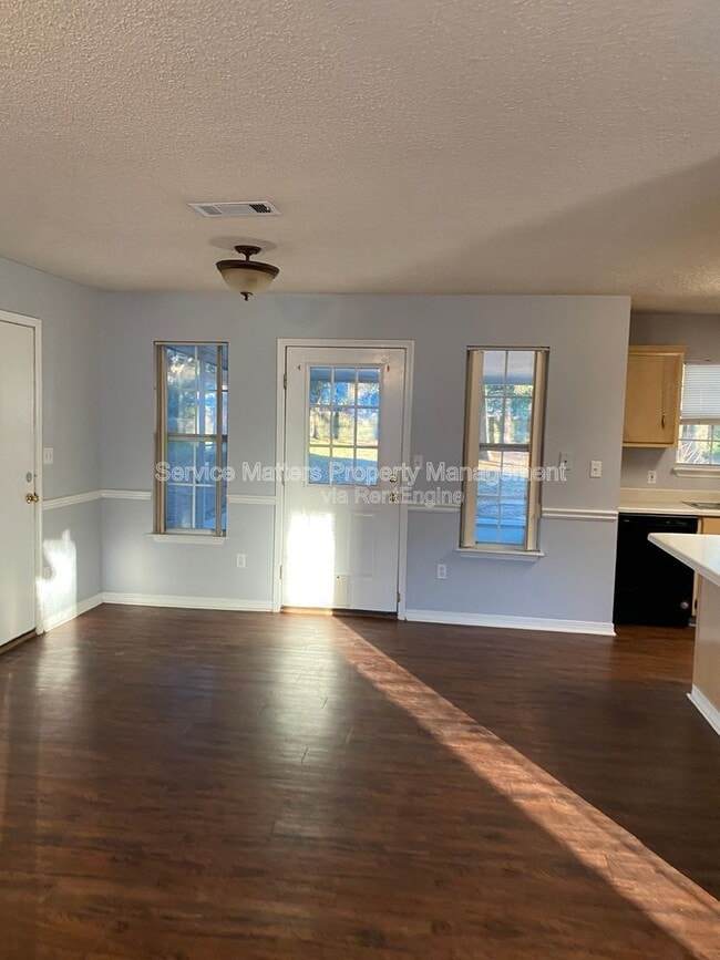 Building Photo - 5746 Rolling Hills Dr