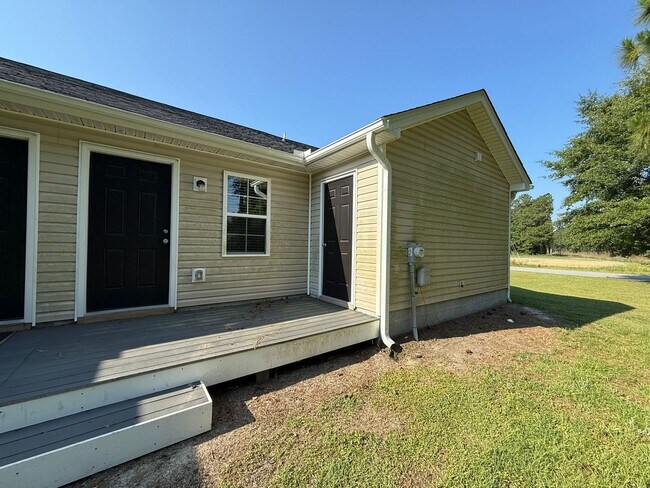 Building Photo - 2 bedroom 2 bath