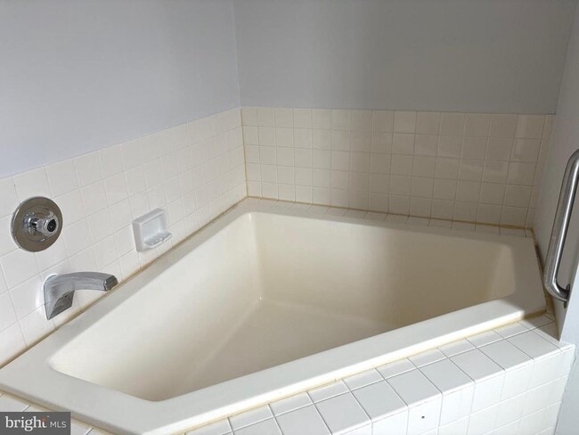 Building Photo - 1505 Potters Pl