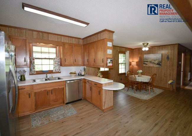 Building Photo - 182 Riverbend Dr