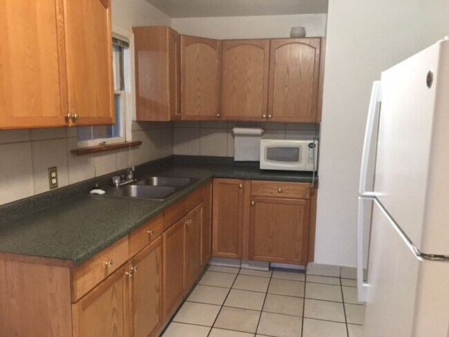 Building Photo - 1300 E Duplex