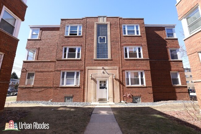 Building Photo - 7520 N Ridge Blvd