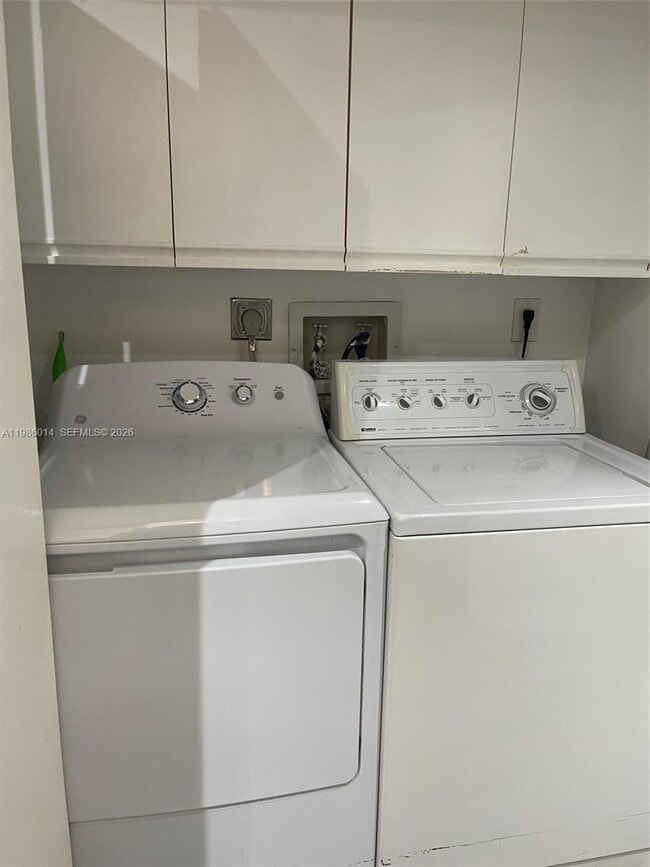 Building Photo - 20281 E Country Club Dr