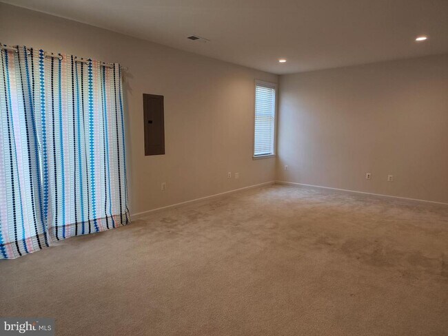 Building Photo - 25020 Cambridge Hl Ter