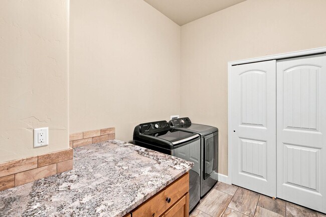 Building Photo - 12441 Woodruff Dr