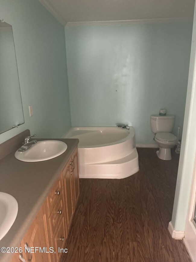 Building Photo - 176 Basin Dr