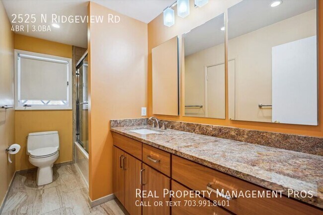 Building Photo - 2525 N Ridgeview Rd