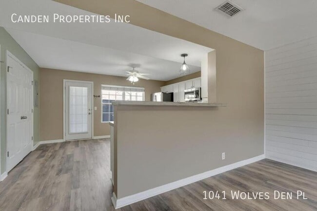 Building Photo - 1041 Wolves Den Pl
