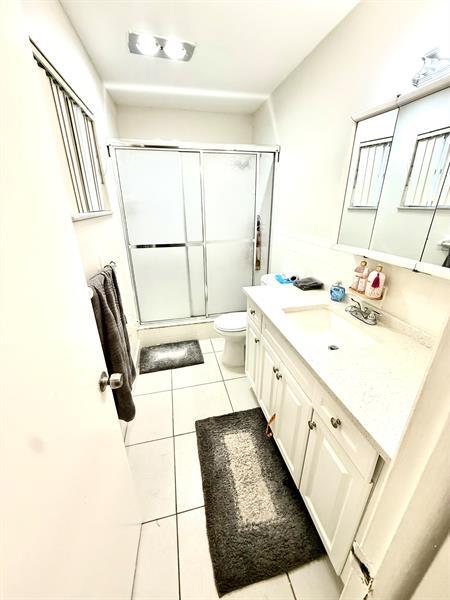 Building Photo - 3880 Woodside Dr