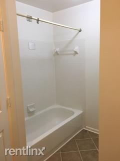 Building Photo - 3 br, 3.5 bath Townhome - 34 Woodhollow Ct