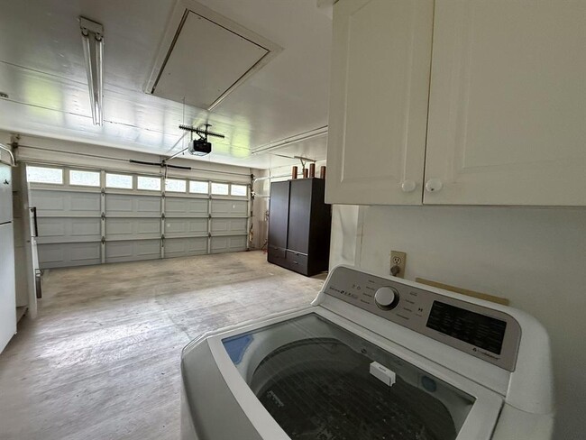 Building Photo - 1310 Lauretta Wood Dr