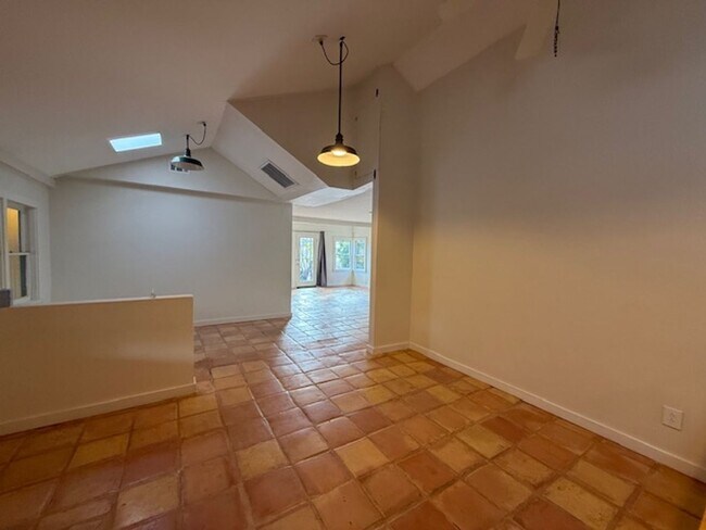 Building Photo - 326 Kindra Heights Rd