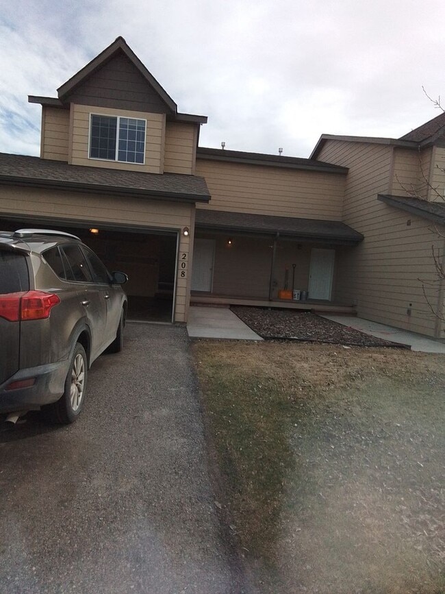 Primary Photo - Great property 3bed, 2bath,