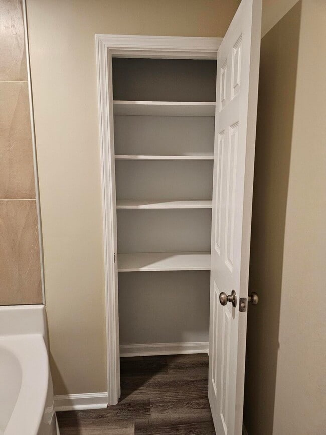 Building Photo - 5080 Seymour Rd