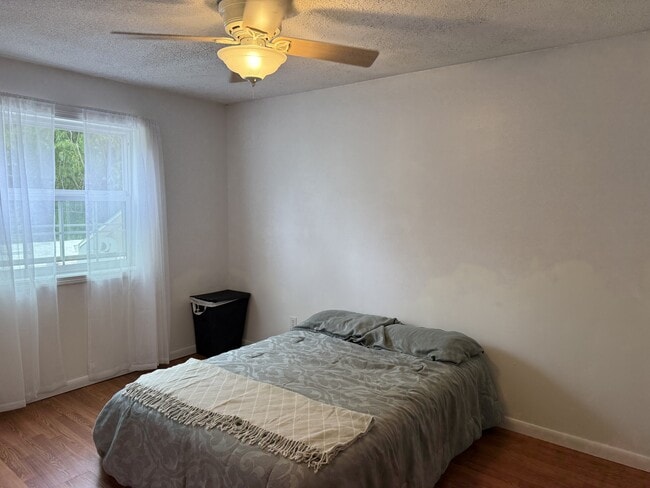 Building Photo - 923 Virginia Ln