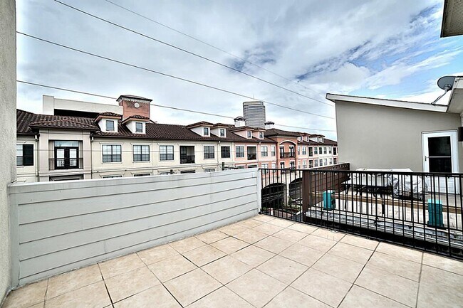 Building Photo - 407 Jackson Hill St
